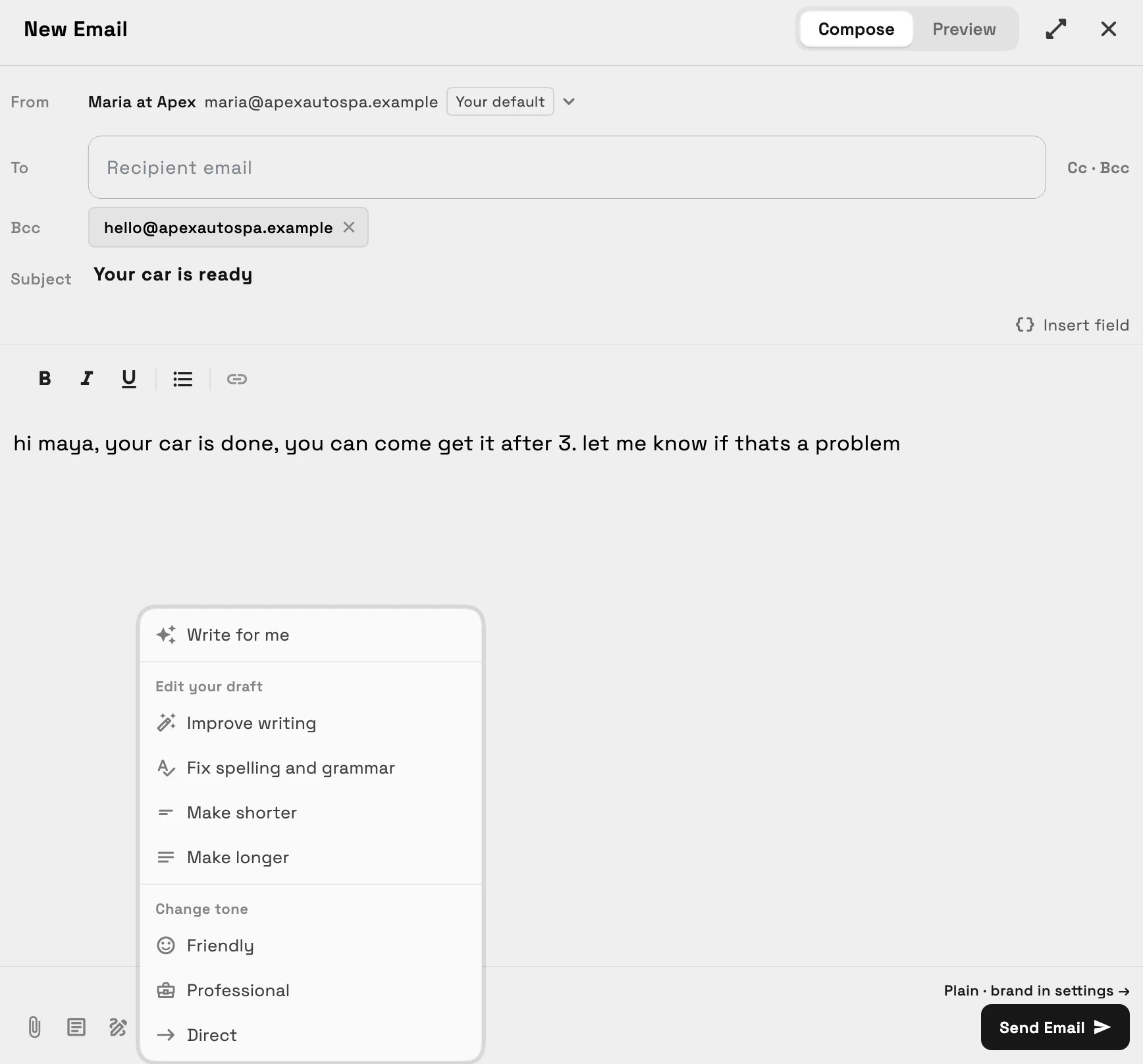 Il compositore di email sul desktop con il menu Scrivi con IA aperto: Scrivi per me, poi Modifica la tua bozza con Migliora scrittura, Correggi ortografia e grammatica, Rendi più corto e Rendi più lungo, poi Cambia tono con Amichevole, Professionale e Diretto.