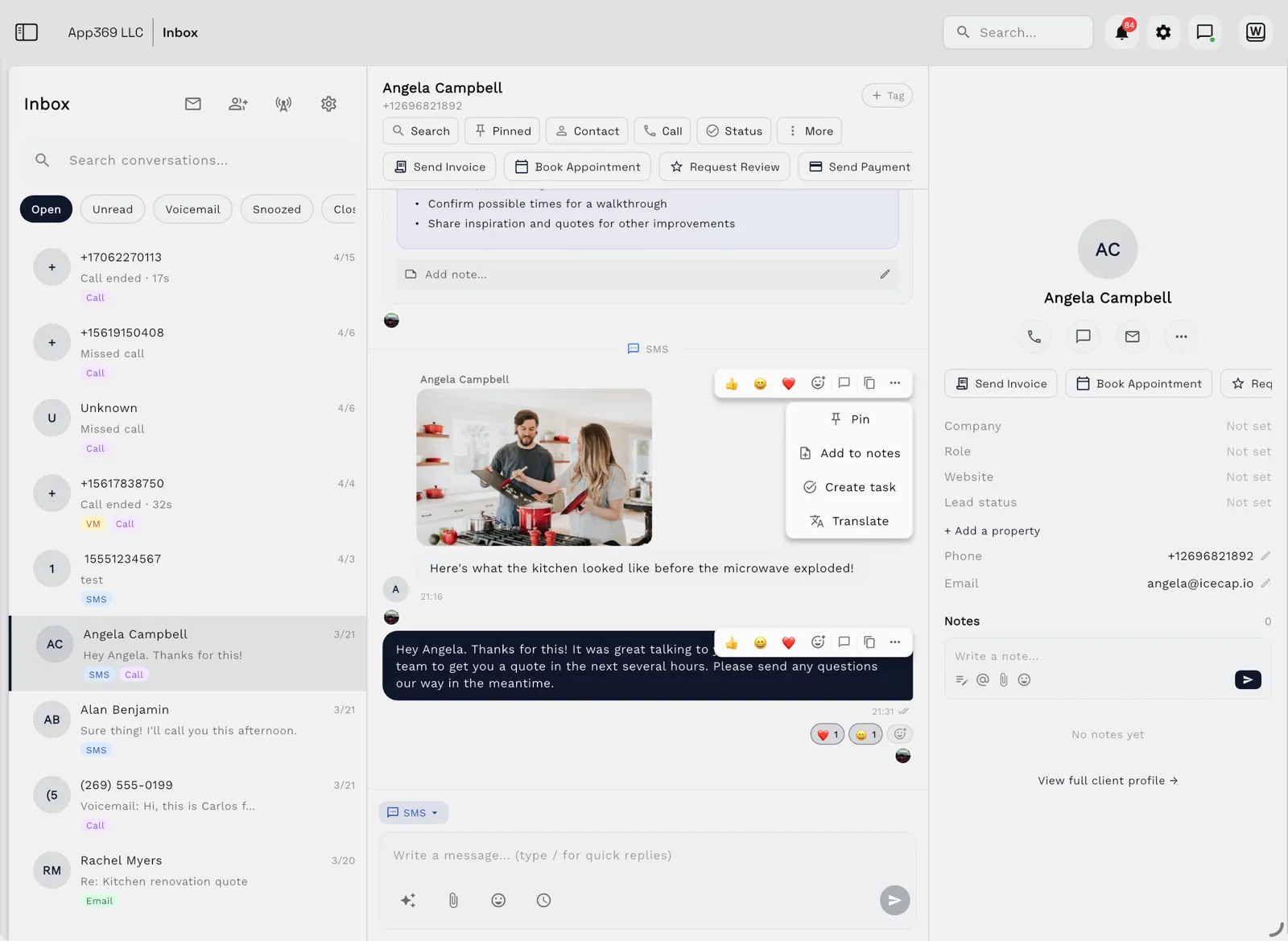 Sdílená schránka Workspace369 zobrazující historii e-mailů, SMS a hovorů vedle záznamu klienta